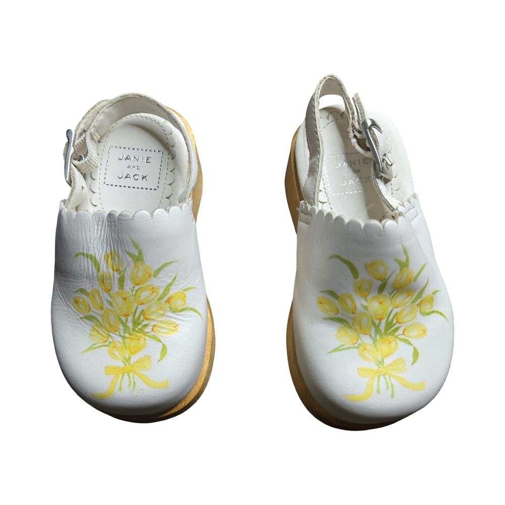 Janie & Jack White Floral Clogs Size: 4